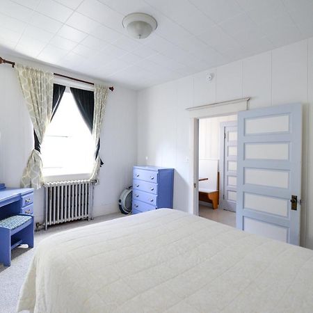 Brown & Hawkins Historical Apartments Сюърд Екстериор снимка